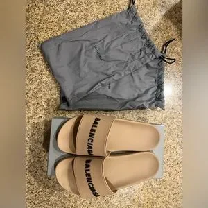 Balenciaga | Shoes | Balenciaga Raised Logo Pool Slides  display picture 2